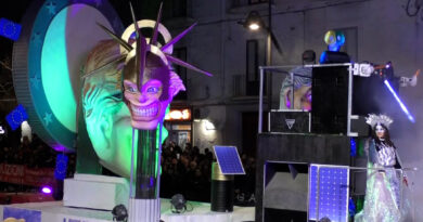 Carnevale di Castrovillari, cala il sipario sull’edizione 2025. Successo di maschere e di pubblico